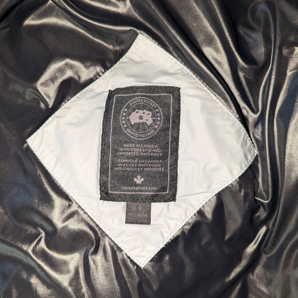 Canada Goose White Puffer Jacket with Hood. Note: This Jacket Runs Small. - Picture 9 of 11